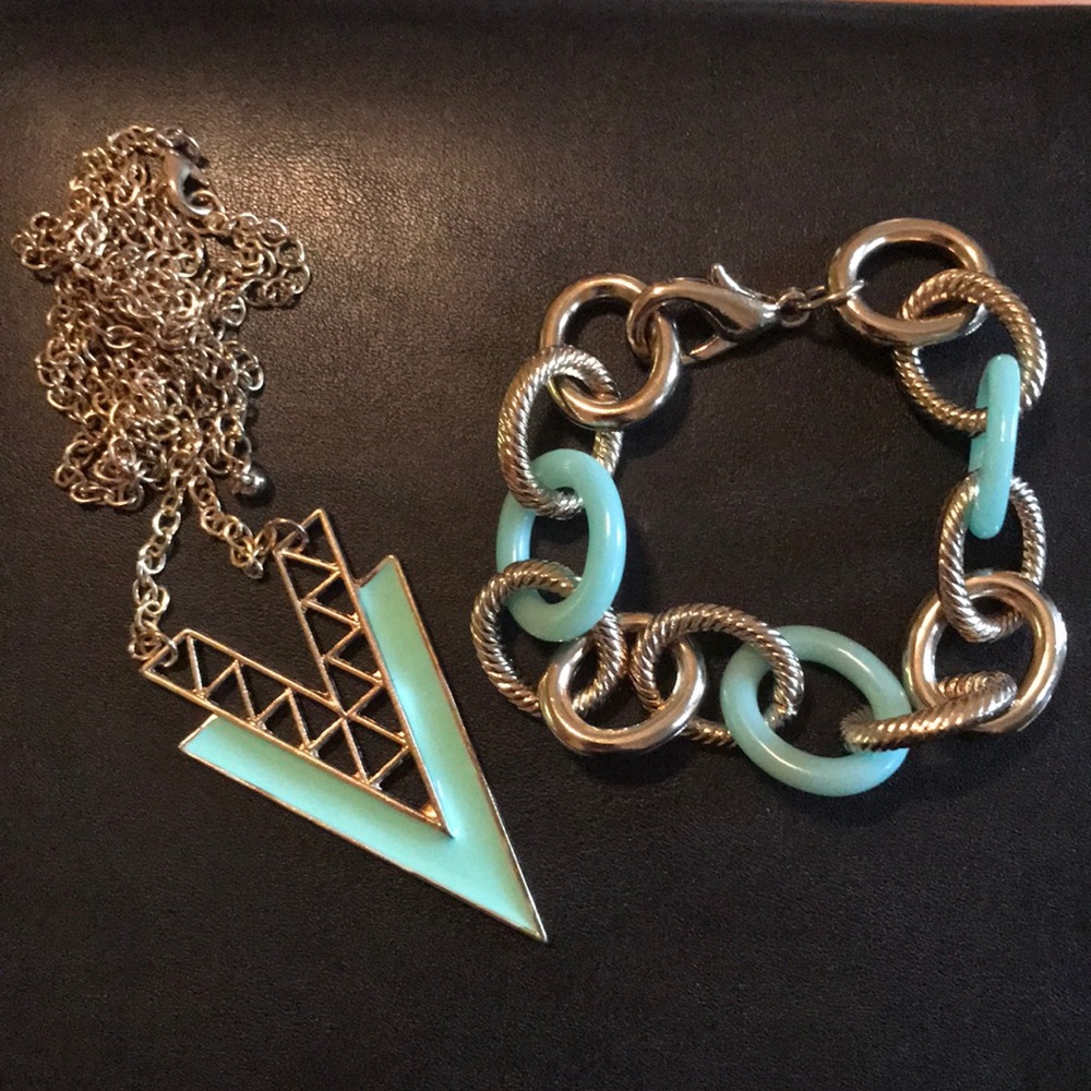 Gold and green bracelet and long necklace